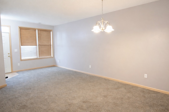 Building Photo - 1908 Shamrock Pl