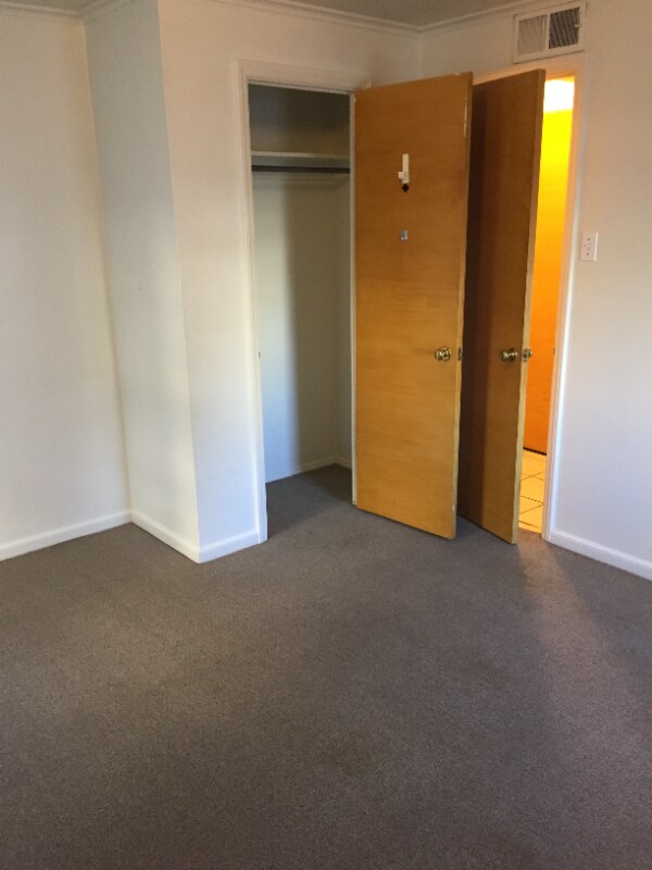 Foto del edificio - 404.5 S Kimball St