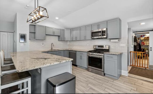 Building Photo - 14928 Walnut Dr