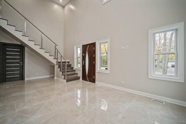 Building Photo - 15170 Walnut Dr