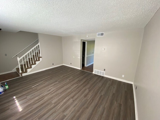 Building Photo - 4000 Anderson Rd