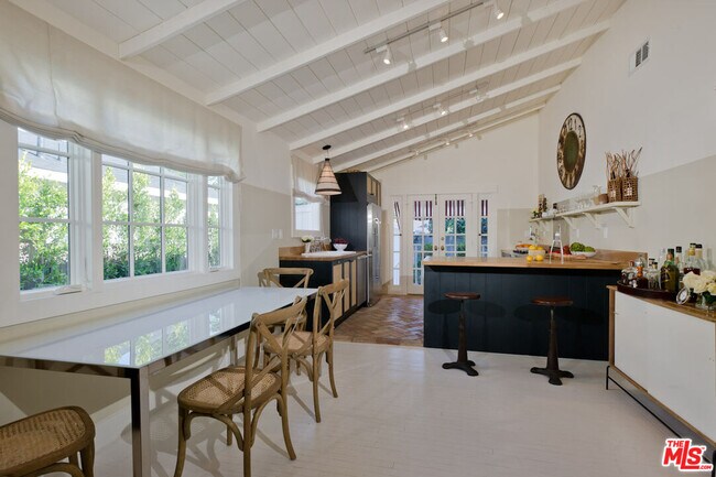 Foto del edificio - 9052 Harland Ave