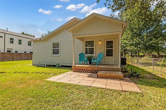 Foto del edificio - 807 Fisher St