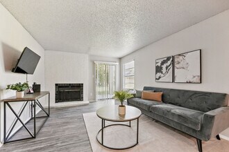 Building Photo - 2553 Thomason Cir