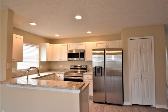 Building Photo - 2419 Ashecroft Dr