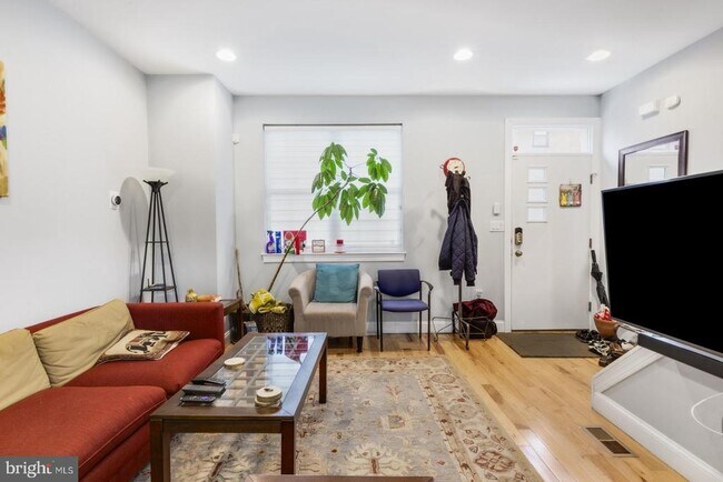 Foto del edificio - 724 E Thompson St