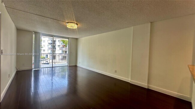 Building Photo - 1465 NE 123rd St