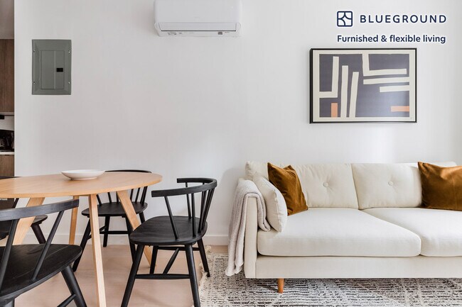 Foto del edificio - 246 E 53rd St