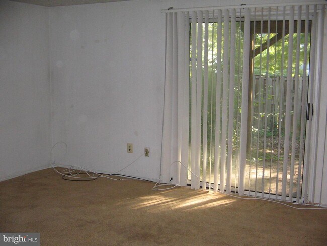 Building Photo - 11217 Westport Dr