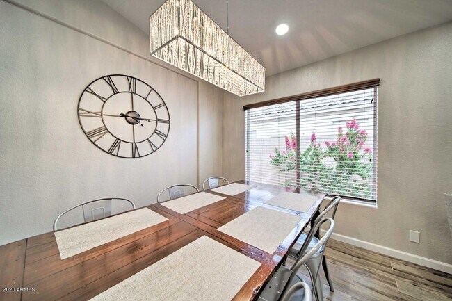 Foto del edificio - 6752 W Crabapple Dr