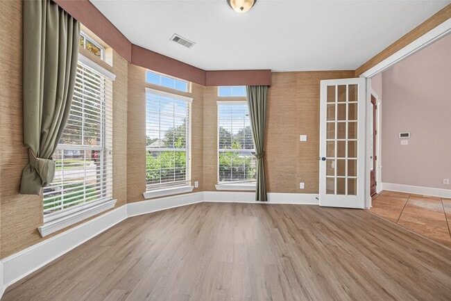 Foto del edificio - 9735 Lansing Meadows Dr