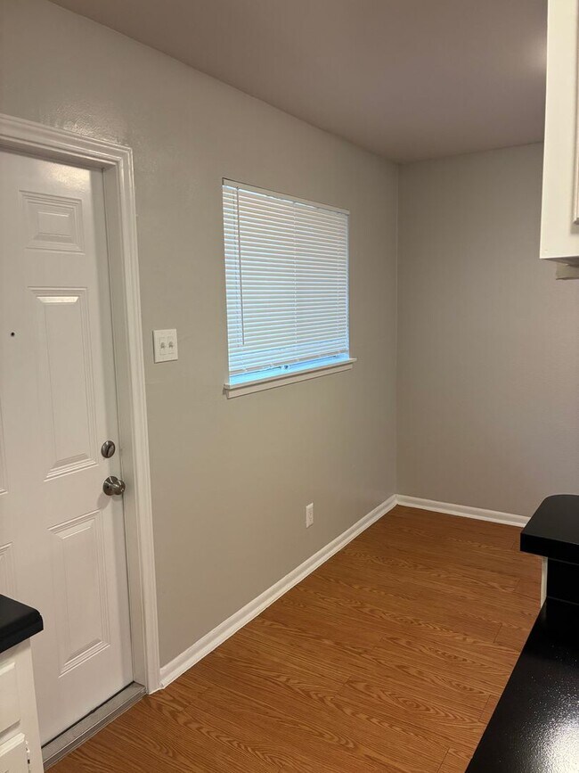 Photo - 2 bedroom 1 bath - Duplex Townhome