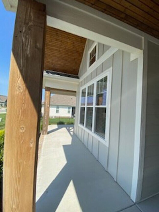 Building Photo - 4 br, 3.5 bath House - 33 Why Worry Lane