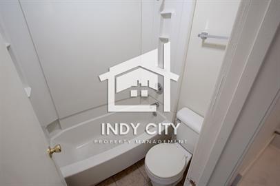 Foto del edificio - 3049 Roseway Dr