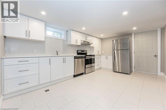 Photo du bâtiment - 200 Sheldon Ave N