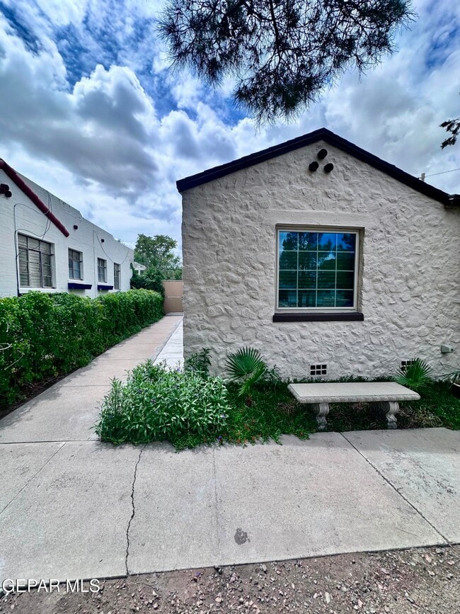Building Photo - 900 Winter Dr