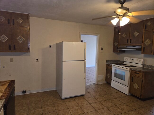 Kicken - 101 E Florida St