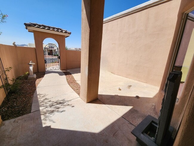 Building Photo - 4189 Capistrano Ave