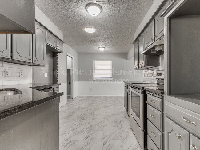 Building Photo - 7505 NW 29th St