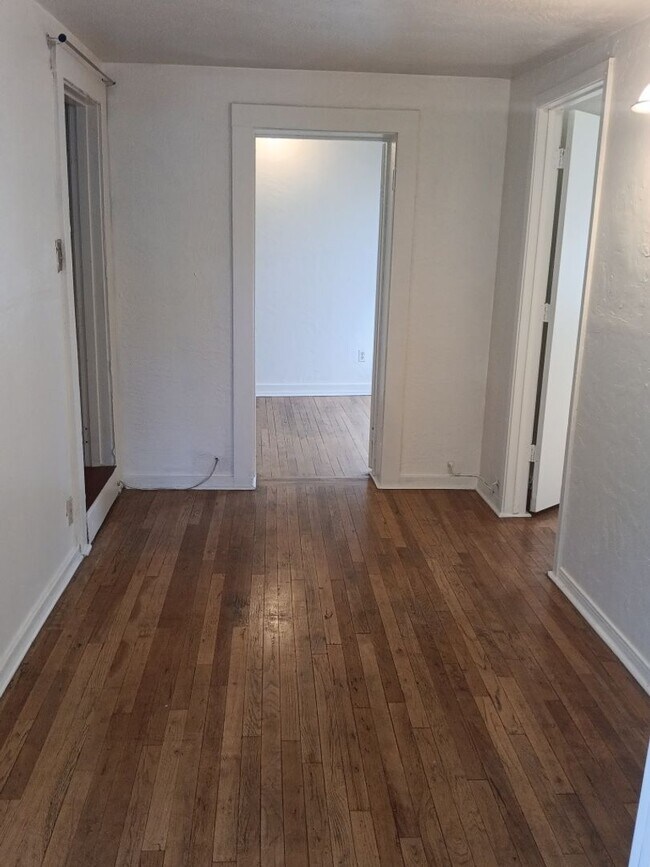 Foto del edificio - 2129 Coal Ave SE