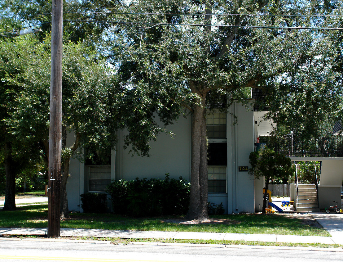 Primary Photo - 704 N Ingraham Ave