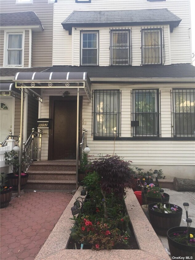 Foto principal - 90-52 185th St