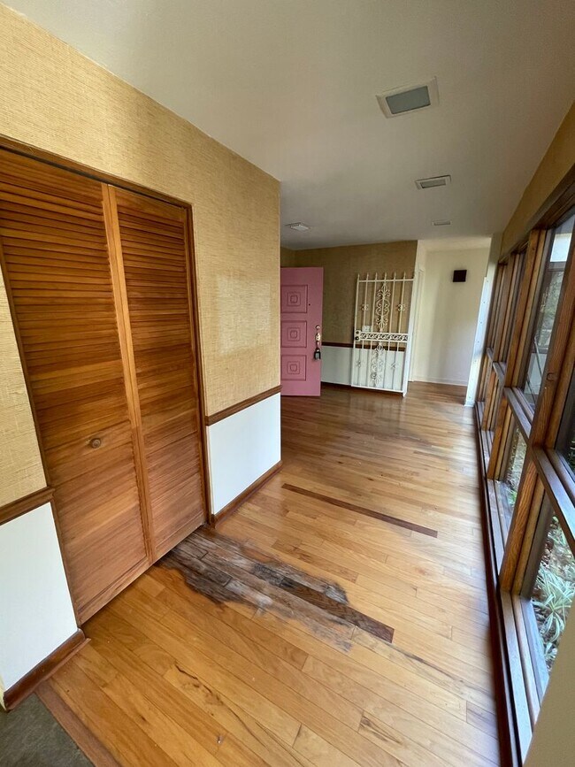 Foto del edificio - Mid-Century Modern Oasis on 5+ Acres – Pri...