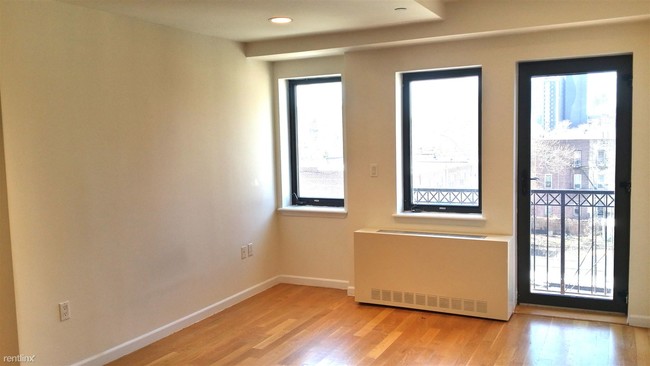 Building Photo - 2450 43rd St