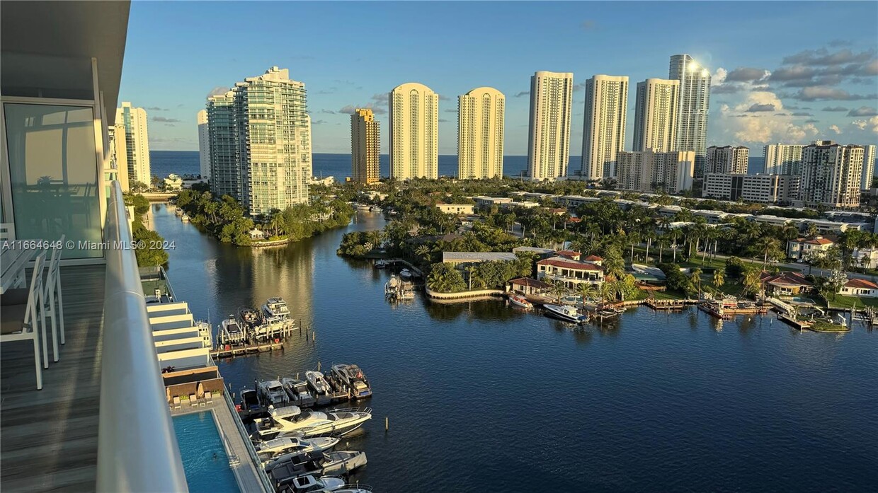 Foto principal - 400 Sunny Isles Blvd