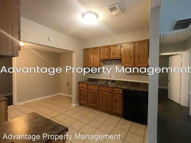 Foto del edificio - 3 br, 1 bath House - 4227 Auburn Rd.