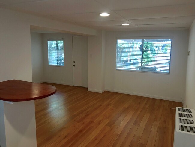 Foto del edificio - 925 N Orange Grove Ave