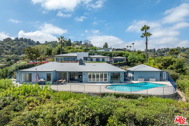 Building Photo - 3710 Glenridge Dr