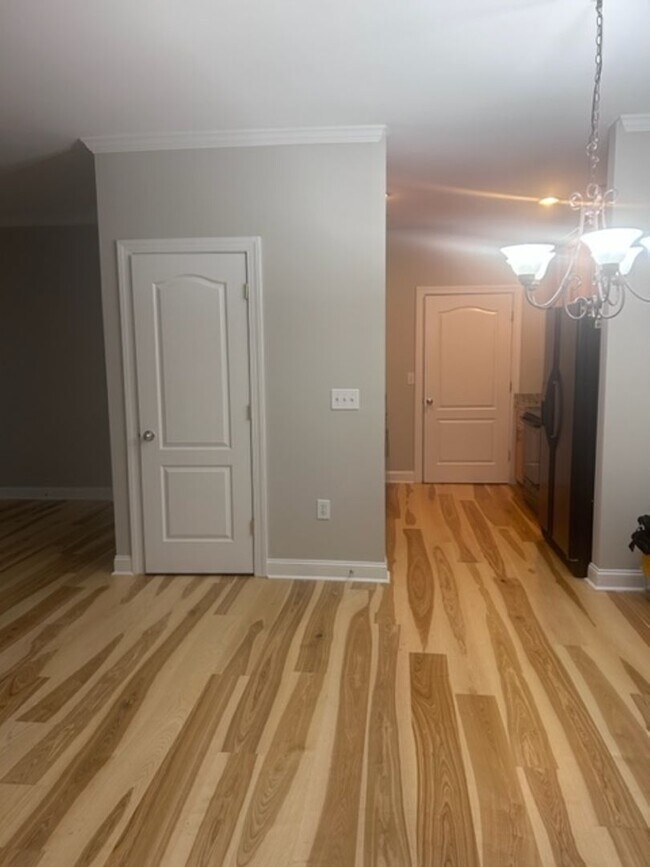 Foto del edificio - 3 Bedroom Condo in Desireable Dilworth!