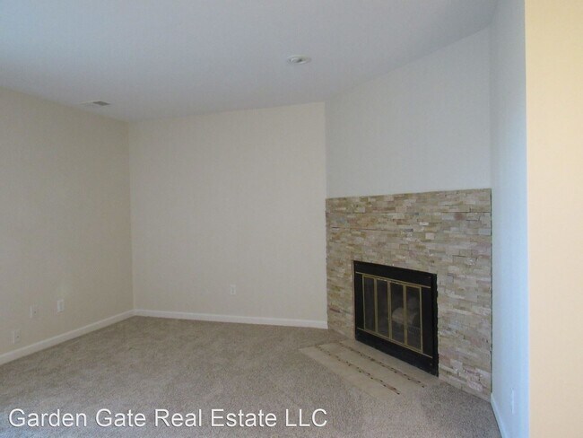 Building Photo - 3 br, 2.5 bath House - 1914 E 21st