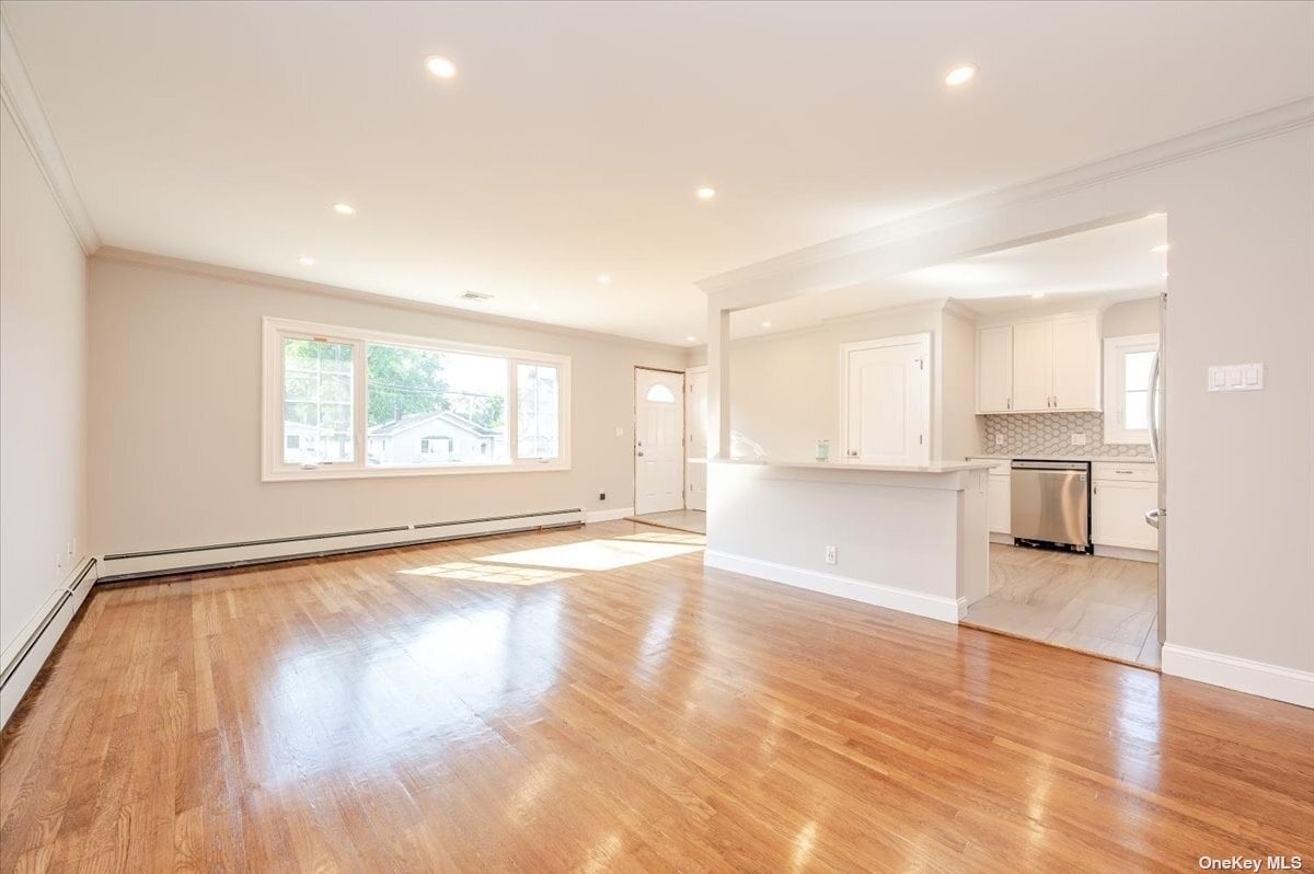 29 Chestnut St Unit 1, Massapequa, NY 11758 Apartments in Massapequa