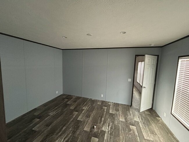 Foto del edificio - 575 Payne Creek