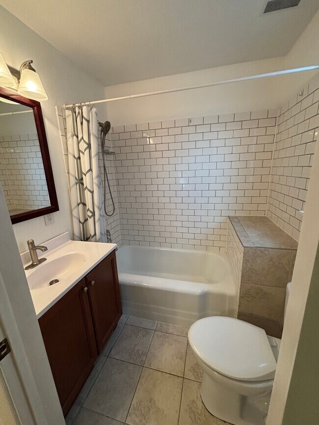 Foto del edificio - 1574 Ridgewood Ave