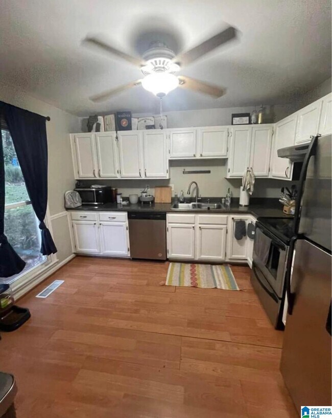 Building Photo - 1657 Ashwood Ln
