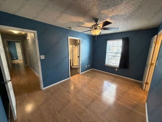 Building Photo - 3 Bed 2 Bath 2 Car Garage