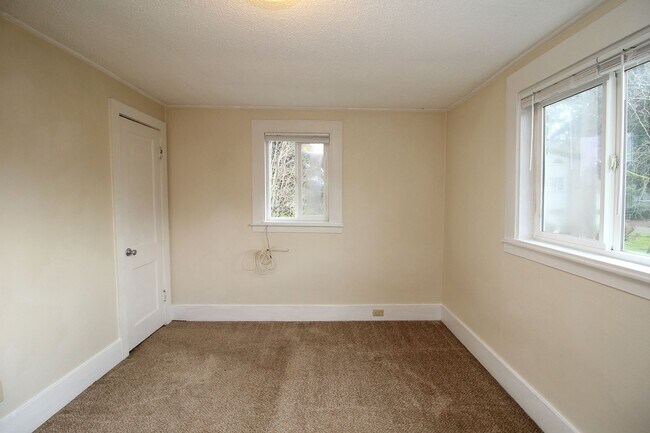 Foto del edificio - 7630 SE Woodstock Blvd