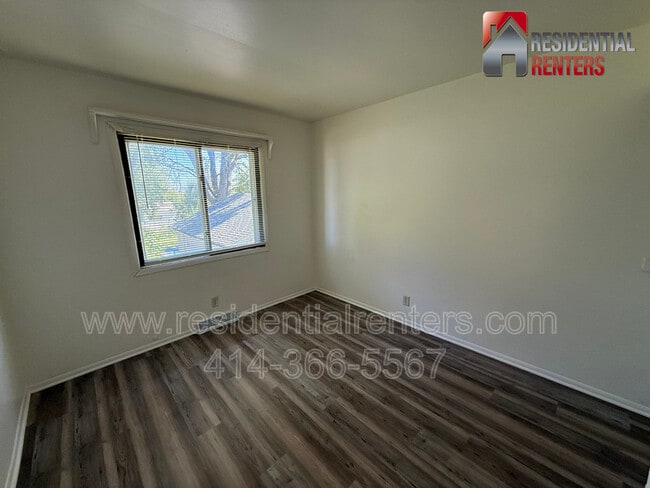 Building Photo - 7809 W Mill Rd