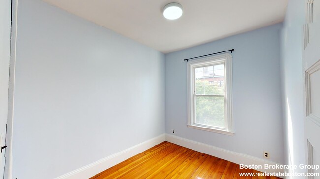 Foto del edificio - 789 Columbia Rd