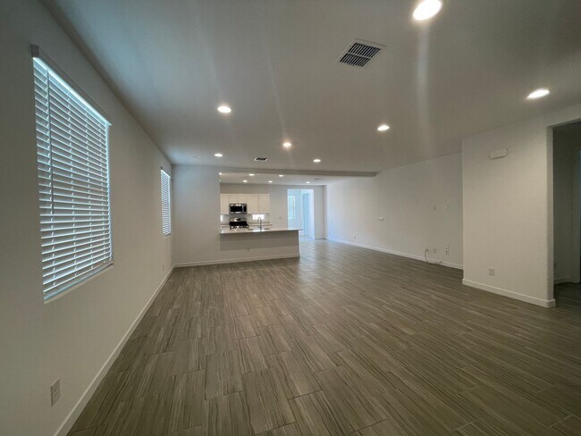 Foto del edificio - 9343 W Glenrosa Ave