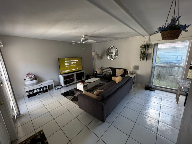 Foto del edificio - 7109 NW 66th St