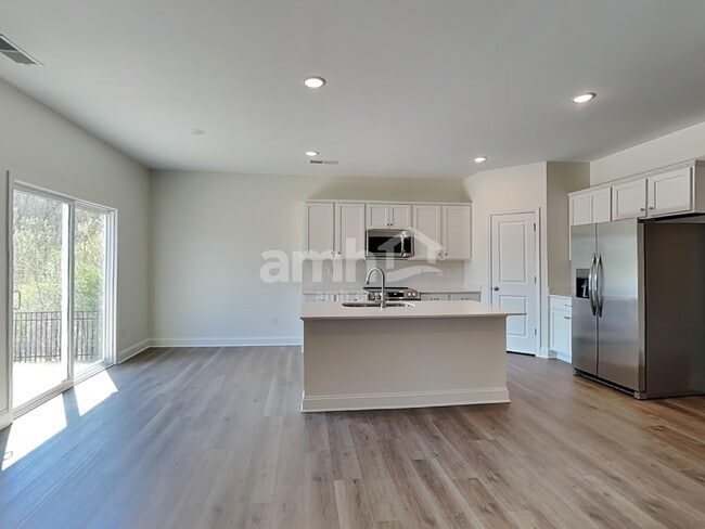 Building Photo - 3460 Lincoln Hts Ln