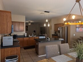 Building Photo - 46057 W Dutchman Dr