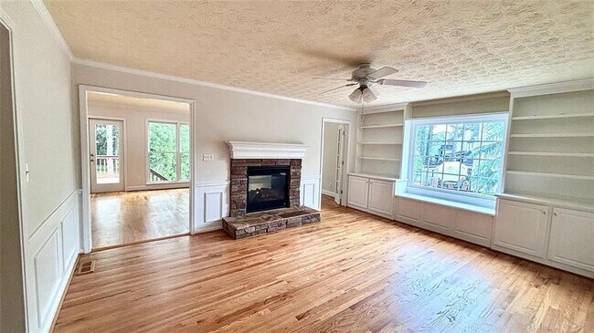 Foto del edificio - 3245 Moss Creek Dr
