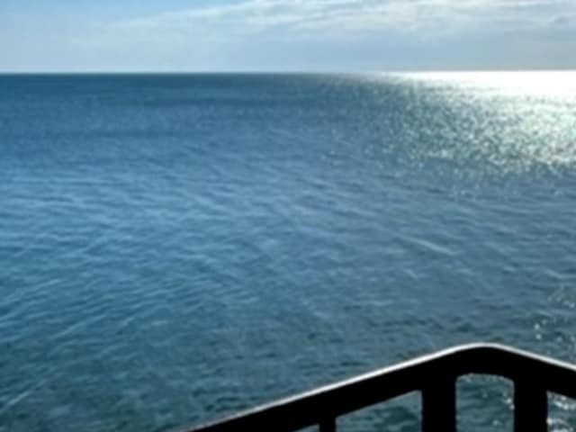 Building Photo - 7625 N Eastlake Terrace