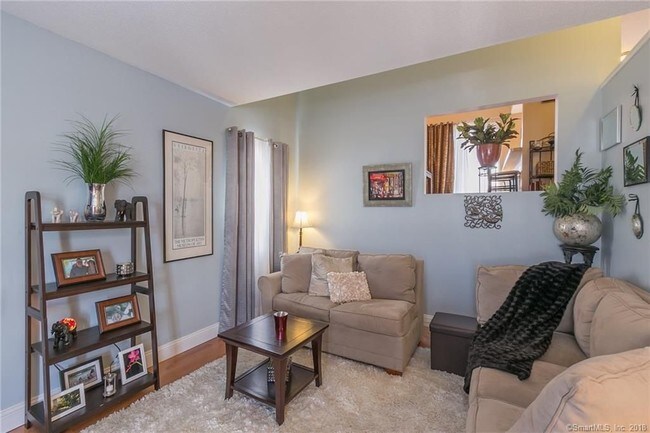 Building Photo - 70 Old Town Rd