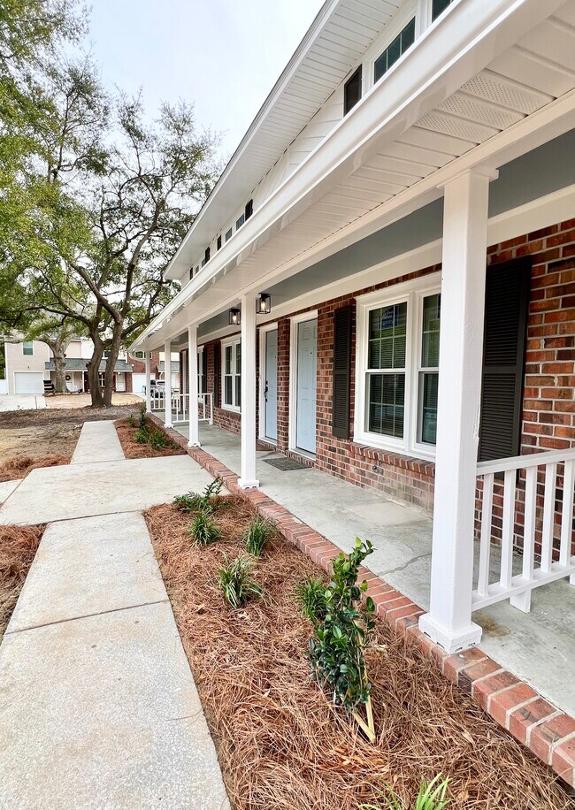 1 Commercial Row, Charleston, SC 29412 - Townhome Rentals in Charleston